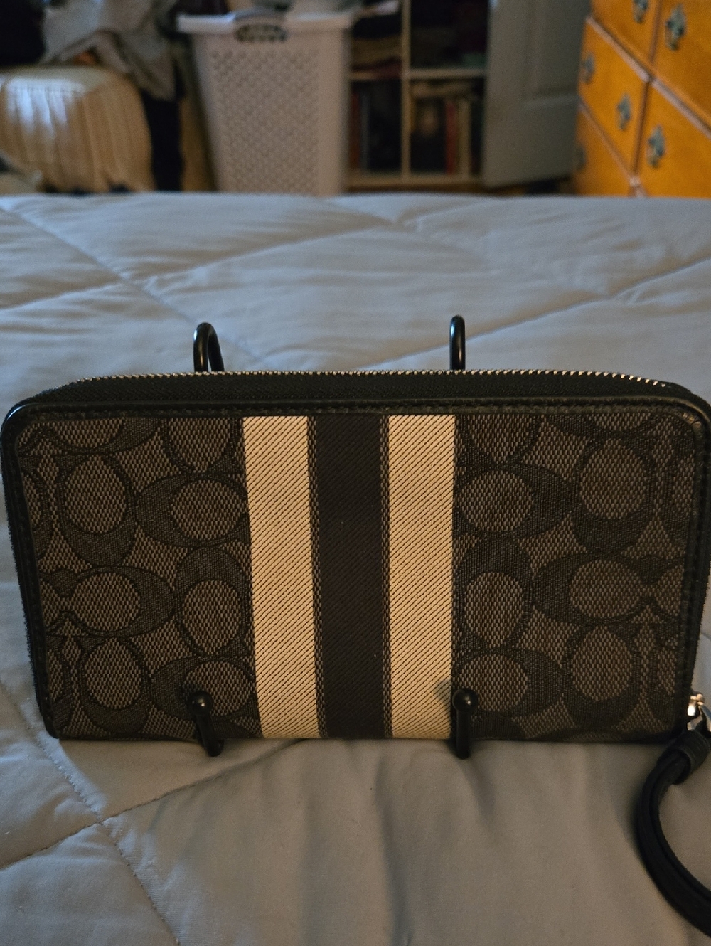 Coach Dempsey Large Phone Wallet in Signature Jacquard with Stripe & Coach Patch - Picture 3 of 10